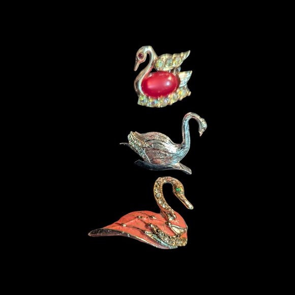 Vintage Swan-Themed Brooch Lot Rhinestones & Enamel Elegant Collectible Pins - Picture 5 of 11